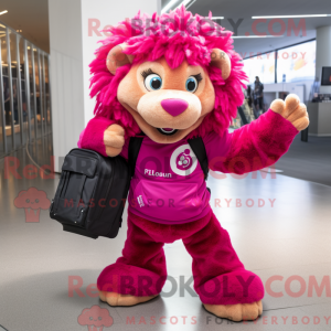 Maskotfigur af en magenta...