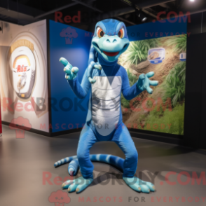 Maskot av en blå python i maskotdräkt med shorts och ringar - Python Mascots - REBROKO_384682 - RedBrokoly.com