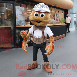 Personagem de máscara de...