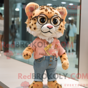 Personagem de máscara de...
