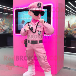 Rosa Army Soldier maskot...