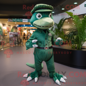 Personagem de máscara de...