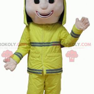 Mascote do bombeiro de uniforme muito sorridente -