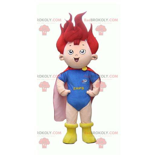 Criança mascote de um pequeno super-herói com cabelo vermelho -
