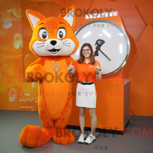 Maskotkarakter af en orange...