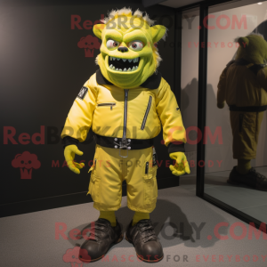 Personagem de máscara de um...