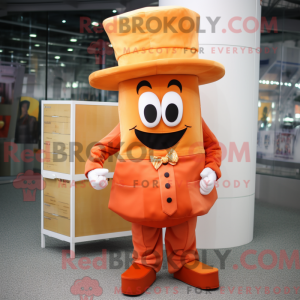 Maskotkarakter af en orange...