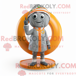 Mascota de un gris naranja...