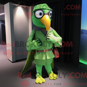 Maskot karakter af en grøn...