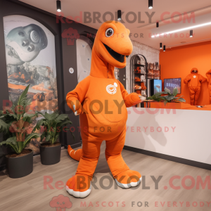 Maskotkarakter af en orange...