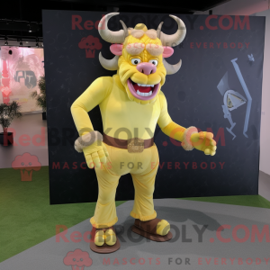Personagem de máscara de um...