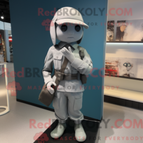 Fantasia de mascote de um Para Commando Cinza com vestido envelope e carteiras - Mascotes do Para Commando - RedBrokoly.com