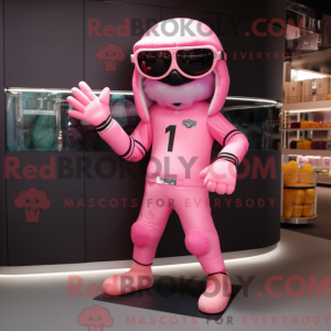 Personagem de máscara de...
