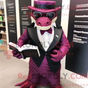 Maskotfigur af en magenta...