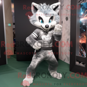 Maskotki dla Silver Fox to...