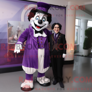 Personagem de máscara de um...