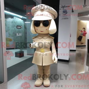 Maskotfigur af en beige...