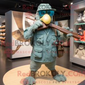 Maskotfigur av en blågrønn...