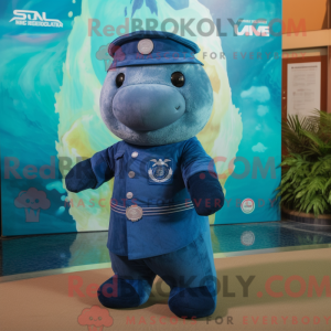 Personagem de máscara de...