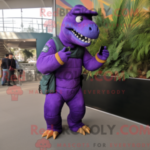 Maskot karakter af en lilla...