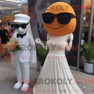 Mascottekarakter van een...