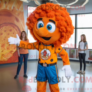 Maskotkarakter af en orange...