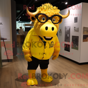 Maskot karakter af en gul...