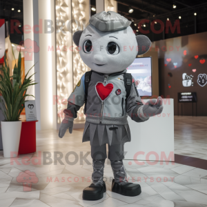Gray Arrow Of Love maskot...