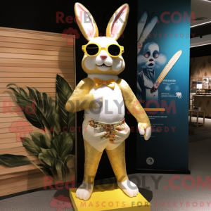 Personnage mascotte d un...
