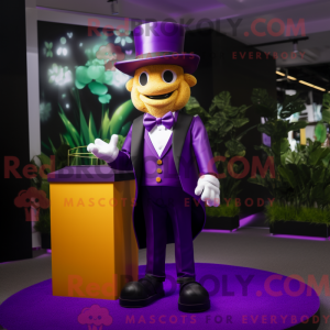 Personagem de máscara de...