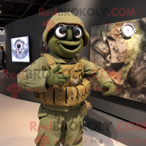 Maskotfigur av en Olive...