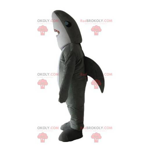 Mascota realista e impresionante de tiburón gris y blanco. -