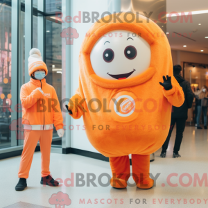 Maskotkarakter af en orange...