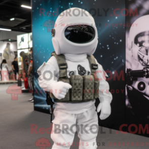 Característica de máscara de um comando de segurança com jakke e øredobber - Mascotes do Para Commando - RedBrokoly.com