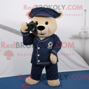 Postava maskota z Navy...