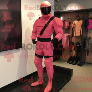 Maskotkarakter af en Pink...