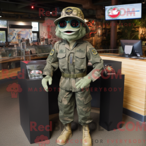 Maskotfigur af en Olive...
