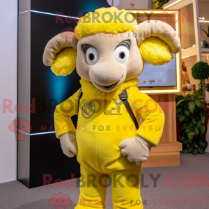 Maskotfigur af en citrongul...
