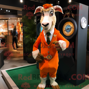 Maskotkarakter af en orange...