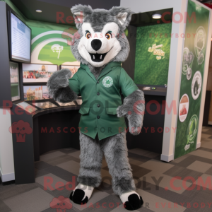 Personagem de máscara de...