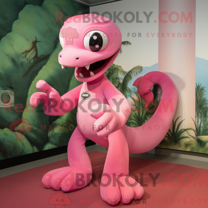 Personagem de máscara de Pink Hydra usando bermudas e calças - Mascotes da hidra - REBROKO_401807 - RedBrokoly.com