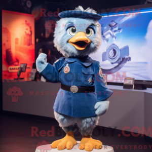 Maskottchenfigur eines Navy...