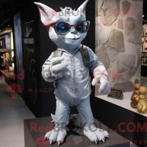Personnage mascotte d une...