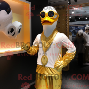 Personnage mascotte d une...
