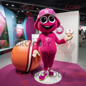 Maskotfigur af en magenta...