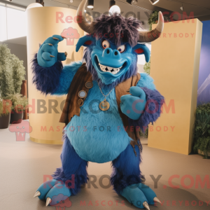 Personagem de máscara de um...
