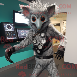 Maskot karakter af en sølv...