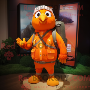Postava maskota oranžového...