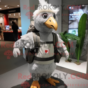 Maskot karakter af en grå...