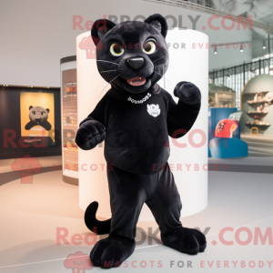 Maskotfigur af en sort Puma...